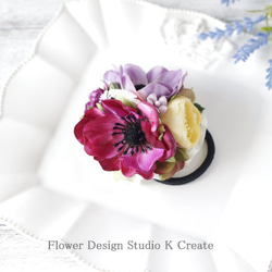 ローズピンクのアネモネと黄バラのヘアゴム　お花　ヘアゴム　ヘアゴム　パール　髪飾り 2枚目の画像