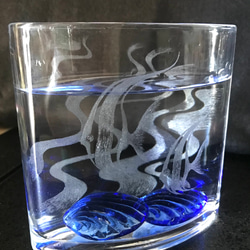 エンゼルフィッシュの花器〜手彫りガラス〜 1枚目の画像
