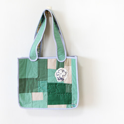 ぷっくり刺繍肩掛けバッグ　green 2枚目の画像