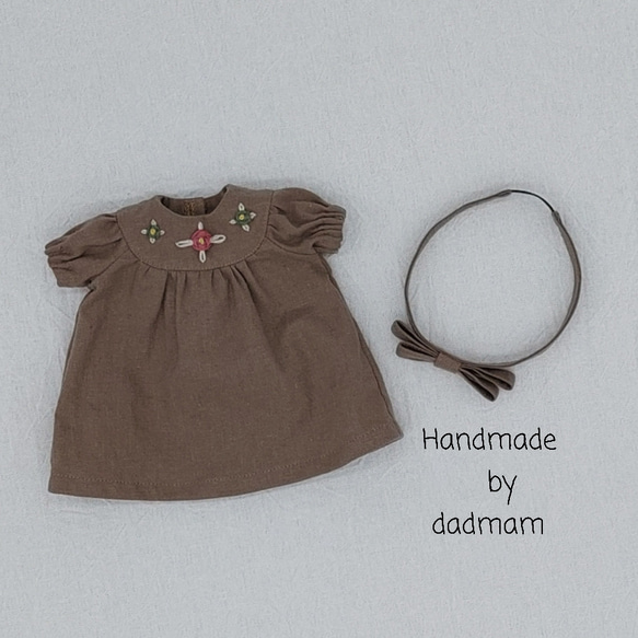 お人形着せ替え服　モカブラウン刺繍ワンピース　2点セット　ソランちゃん　服 2枚目の画像