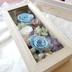 【再販】心晴れやかに　晴れやかブルー　プリザーブドフラワー　バラ　パウダーブルー　ホワイト　紫陽花アレンジメント 3枚目の画像