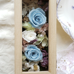 【再販】心晴れやかに　晴れやかブルー　プリザーブドフラワー　バラ　パウダーブルー　ホワイト　紫陽花アレンジメント 6枚目の画像