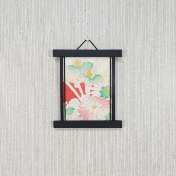 壁掛け　和風 かべ飾り　古布・菊とカキツバタ　NO.51 1枚目の画像