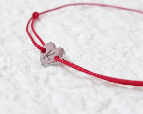 再..再販★イニシャル金属アレルギー対応良いご縁に恵まれミサンガブレスレットサージカルステンレス316LつけっぱなしOK 3枚目の画像