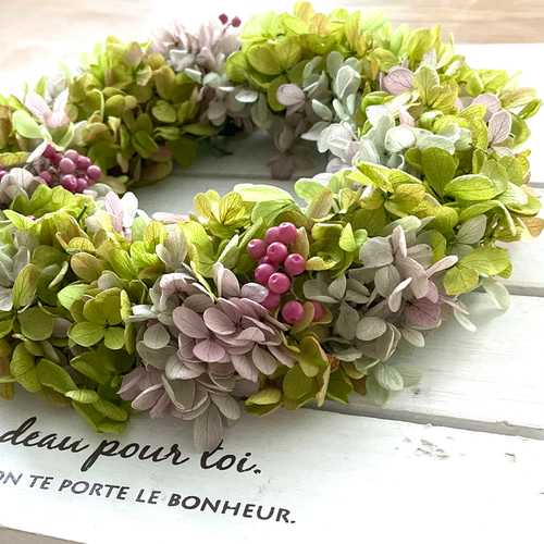 あじさいとペッパーベリーのリース☆プリザーブドフラワー&ドライ  