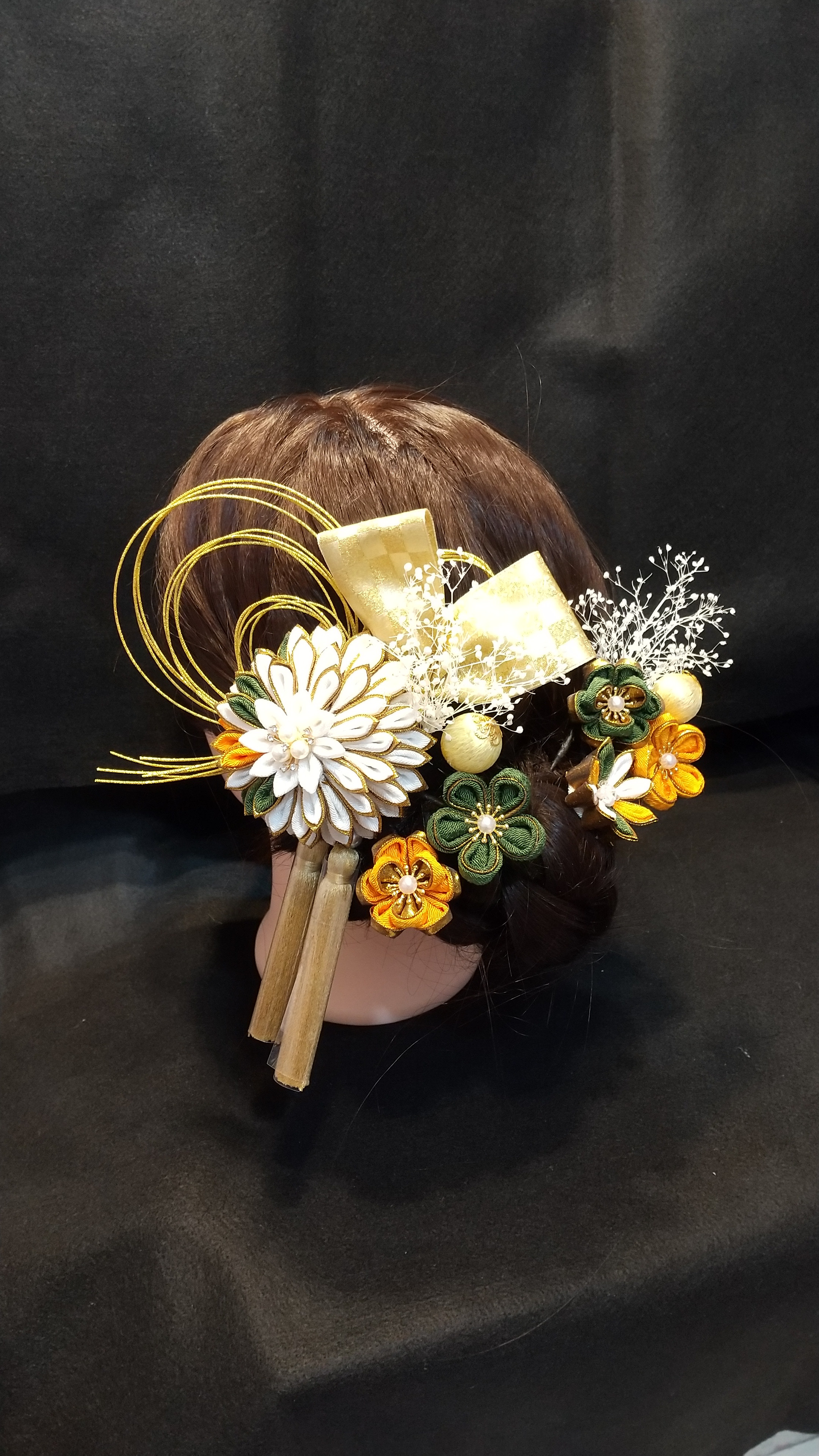 つまみ細工&水引&ドライフラワー   成人式、卒業式、七五三、婚礼などの髪飾り｢ちりめん｣ 白、緑、オレンジ、金