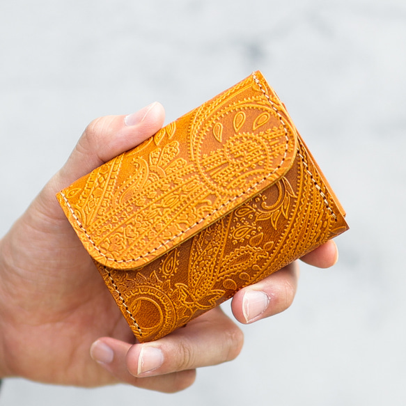 小さい財布 送料無料 栃木レザー ペイズリー型押し コンパクト ウォレット PABLO ミモザ 本革 ミニ財布 2枚目の画像