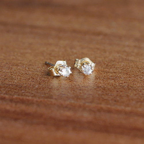 ピアス☆ロシア産フェナカイト（2.8mm）14kgf 釘狀耳環