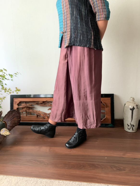 シルクのスカート風パンツ　シルクの軽さと光沢感でシルエットがより美しく　紫色 13枚目の画像