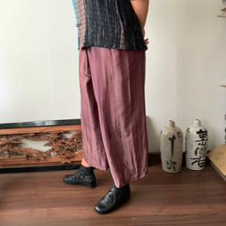 シルクのスカート風パンツ　シルクの軽さと光沢感でシルエットがより美しく　紫色 5枚目の画像
