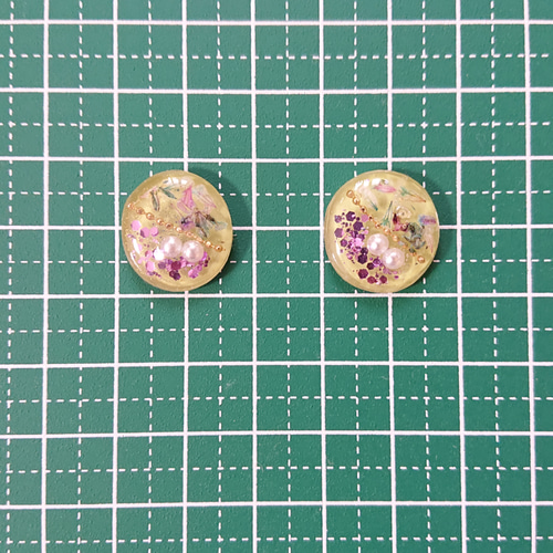 送料無料】ドライフラワーカボション☆4個 e-45 グリーン/花/ラメ 