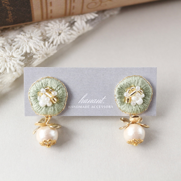 メタルフラワー×一粒花のビーズ刺繍ピアス/イヤリング