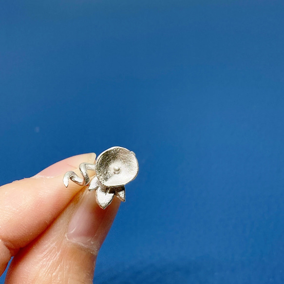 つるがくるりん。あさがおのイヤーカフ◇朝顔　夏　ピュアシルバー 片耳用 イヤカフ カフス お花 フラワー 小さい 7枚目の画像