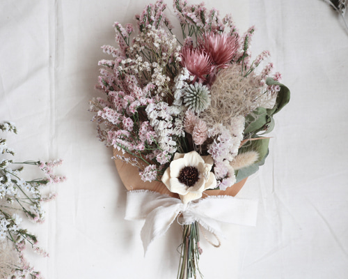 くすみピンクが可愛い華やかスワッグ①』パインフラワー スモーク