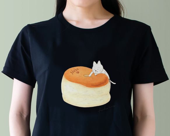 【Mサイズ】スフレチーズケーキとネコぱんのTシャツ 黒 レディース【短期発送】 1枚目の画像