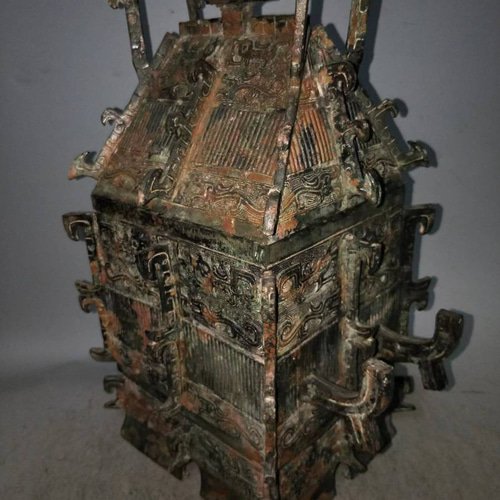 M01銅製置物　中国青銅器　銅剣　錫メッキ獣首形鍔　インテリア置物　長さ56CM M01銅製置物 中国青銅器 銅剣 錫メッキ獣首形鍔 インテリア置物