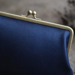 藍染牛皮材質[磨光] 黃銅材質金屬珠扣夾15cm萬用包 第4張的照片