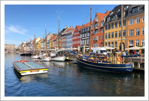 カラフルな港Nyhavn（ニューハウン） ｜ デンマークの風景ポストカード 1枚目の画像