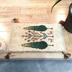 ペルシャ　ギャッベ　玄関マット　36×58 アイボリー　糸杉　ギャベ　ギャッぺ　手織り 2枚目の画像