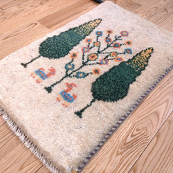 ペルシャ　ギャッベ　玄関マット　36×58 アイボリー　糸杉　ギャベ　ギャッぺ　手織り 5枚目の画像