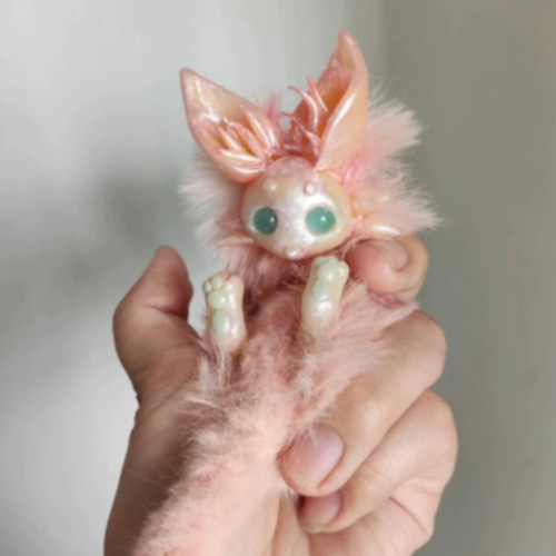 ハンドメイド 人形型リング 淡い緑 ハンドメイド 手作り 樹脂粘土 人形 ぬいぐるみ 兎兎 通販