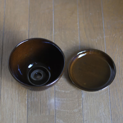 濃い茶色の陶器の植木鉢 (つやあり) (ボールタイプ) 一輪挿し・花瓶