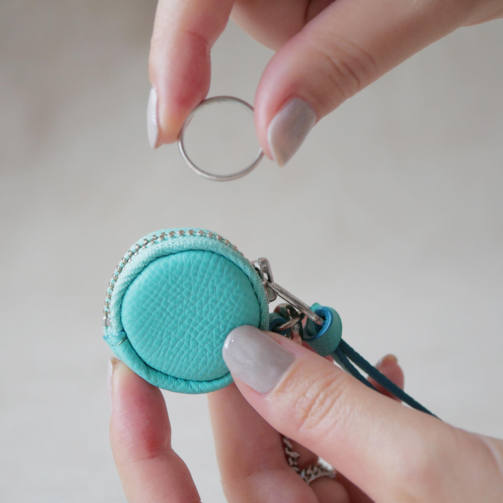 【Pebble】指輪ケース フランス産レザー フェアリーブルー