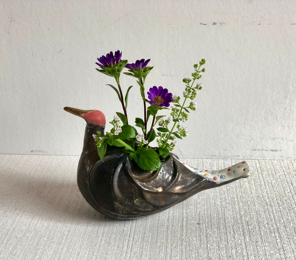 花と鳥の絵柄 陶器の一輪挿し 五十嵐務 鳥 一輪挿し ホワイト 美濃焼 陶芸作品 | 岐阜県瑞浪市