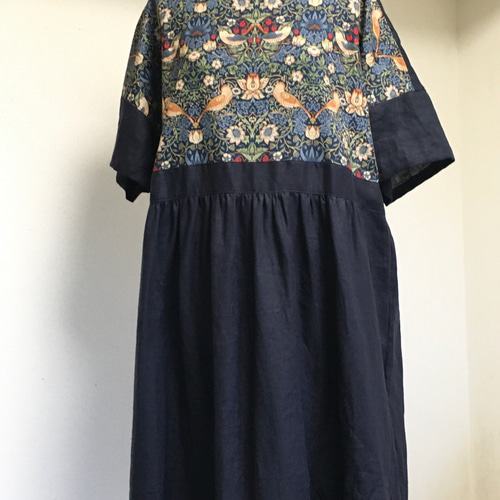 リネン&ウィリアム(いちご泥棒):半袖・ギャザー切替ワンピース  