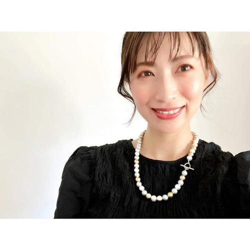 ツートンカラーのパールネックレス（ゴールド＆シルバー