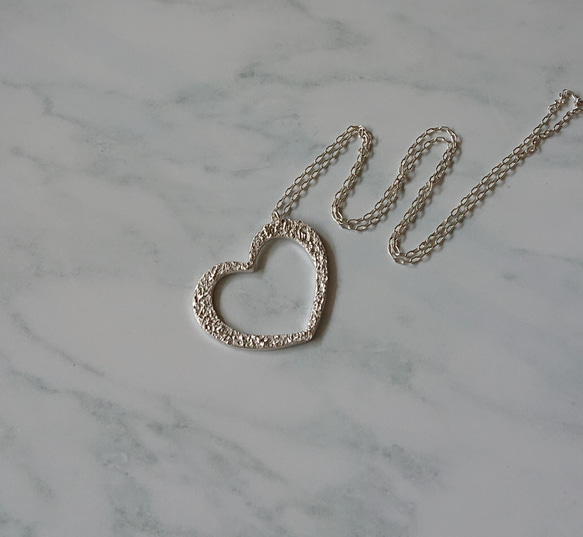 "Concrete"  silver  long necklace (ハート) 2枚目の画像