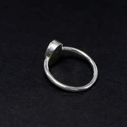 オーストラリア 産　オパールのリング　 槌目　14号　（ブラック） ＊天然石アクセサリー　指輪　一点物＊ 4枚目の画像