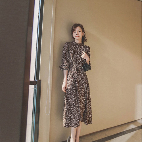 ロングワンピース 長袖 花柄 フリル 立ち襟きれいめ ボウタイaライン