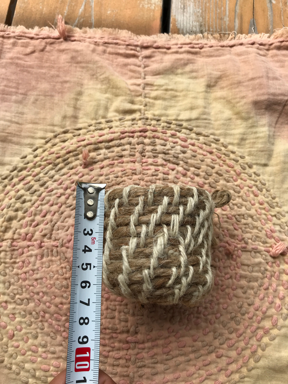 手編み　鉢　鉢カバー　多肉植物に　ミニミニ植物用に　サスティナブル　ヘンプ鉢 3枚目の画像