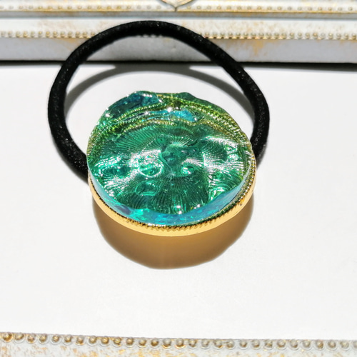 ターコイズブルーの海のヘアゴム /レジン / 波 / 水面 ヘアゴム 華昇