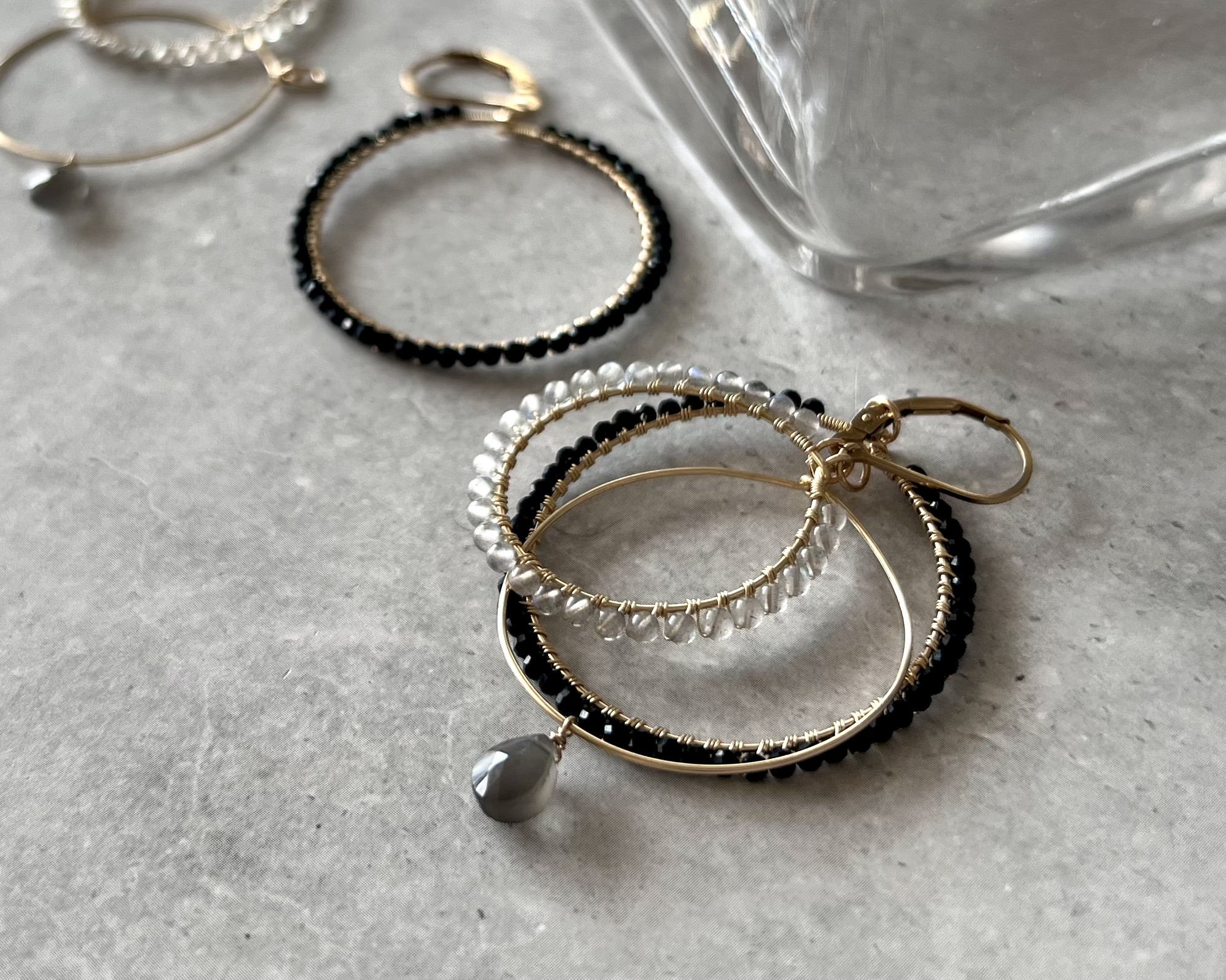 【特集掲載】【再販】フープ　着せ替えチャーム／ピアス／イヤリング【ラブラドライト/オニキス/ムーンストーン】