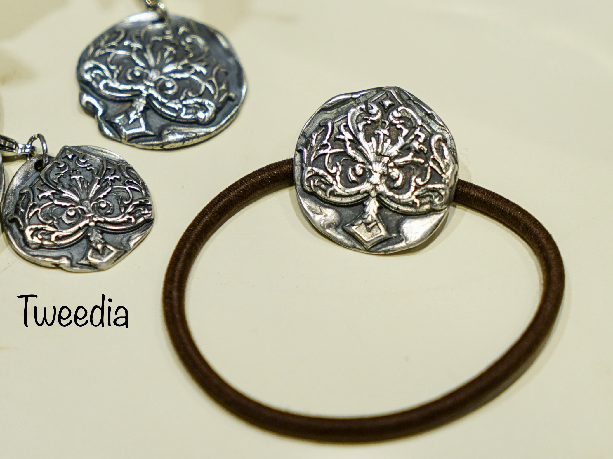 スペードの純銀ヘアゴム