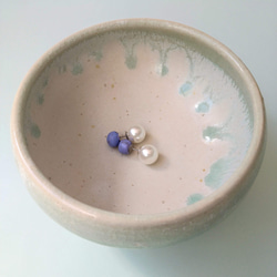 紫色玉とパールのバックキャッチピアス 2枚目の画像
