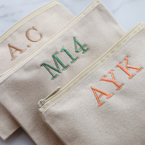 Lin♡ ウエイト枠 刺繍イニシャルポーチ♡ イニシャルポーチ