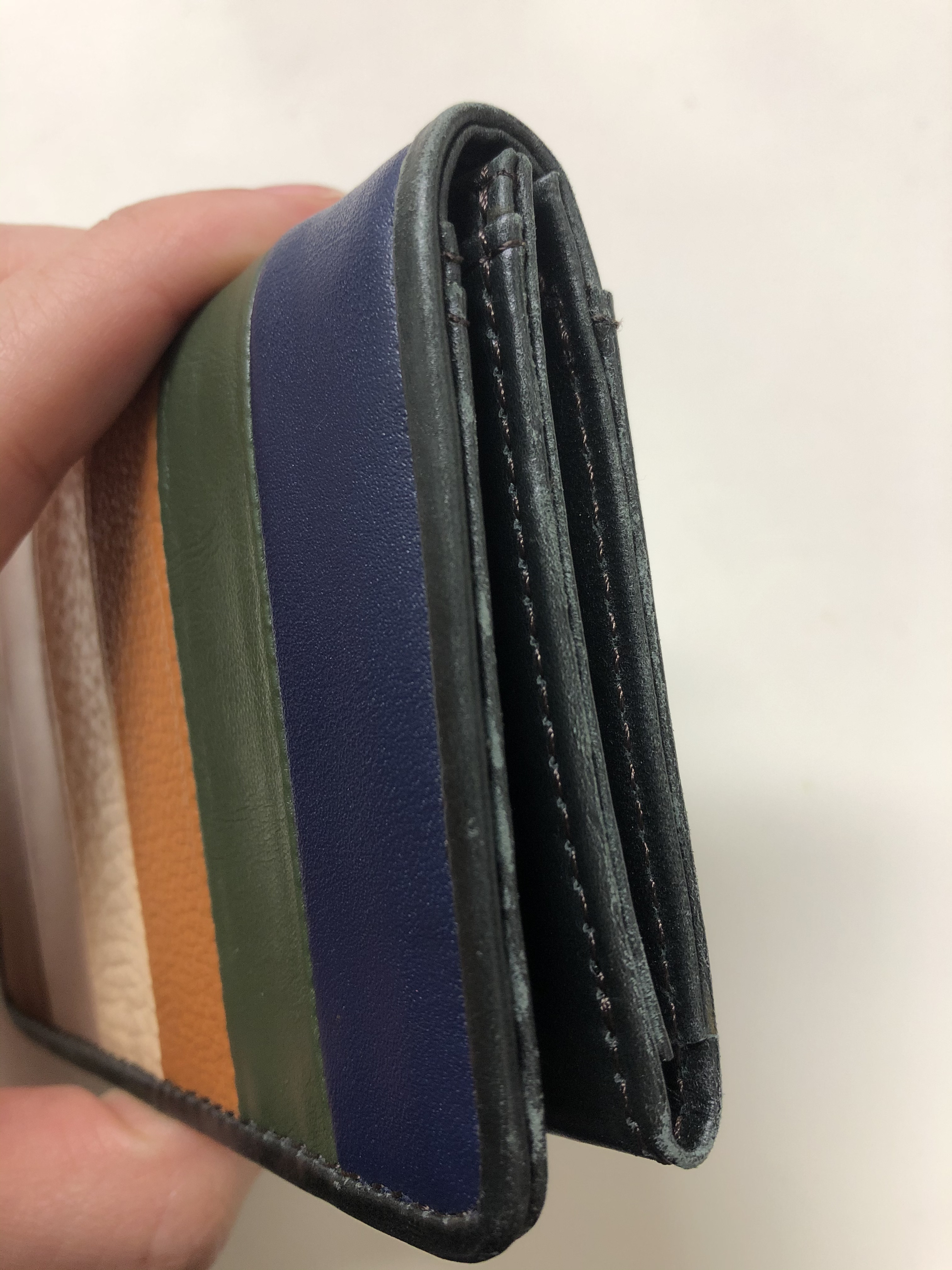 牛革ストライプ名刺入れ（カーキ）