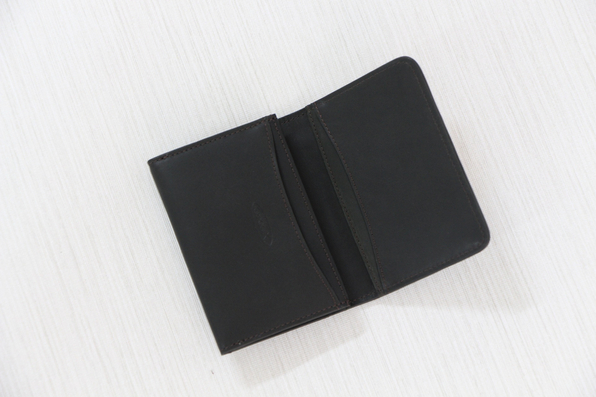 牛革ストライプ名刺入れ（カーキ）