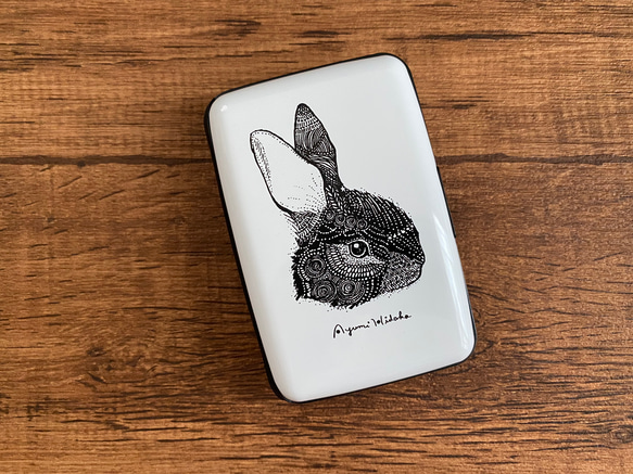 流れ星ウサギのカードケース　(かるくて丈夫なアルミ製・ジャバラ式ケース) 1枚目の画像