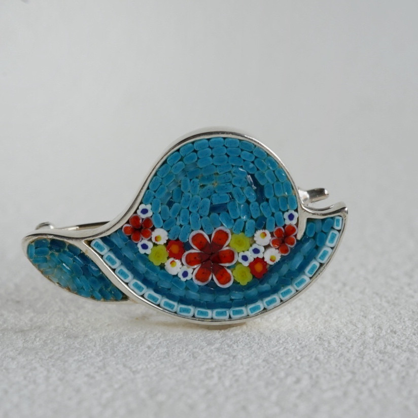 ミクロモザイク＊ブローチ　青い帽子