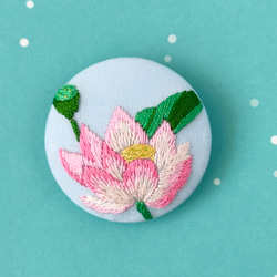 【受注製作】蓮の花刺繍ブローチ 4枚目の画像