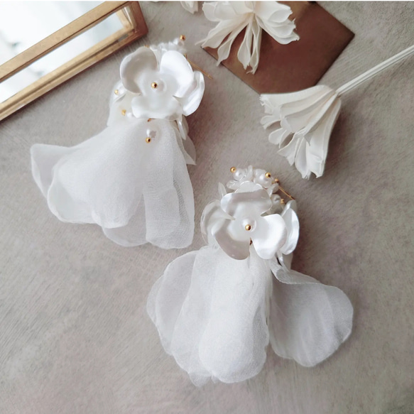 シルク サテン 揺れる オーガンジー 花 選べる カスタム 結婚式 ウェディング ブライダル ピアス イヤリング 7枚目の画像