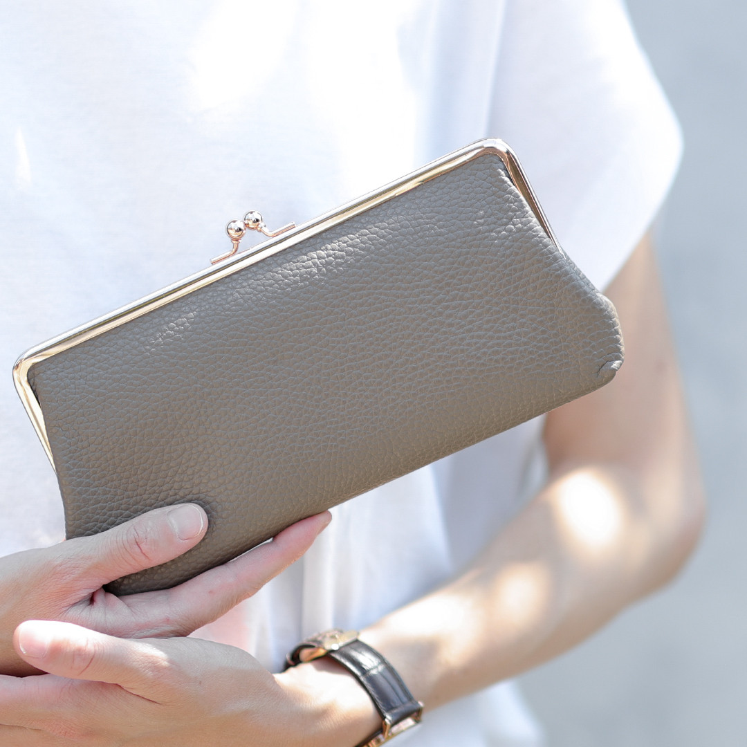 送料無料 イタリアンシボ がま口 長財布 ロングウォレット 軽量 国産 牛革 大容量 グレージュ 8,435円