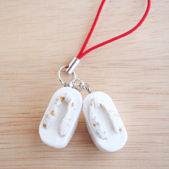 ぽっくりのストラップ（白） 携帯ストラップ つくる（長谷部真美子