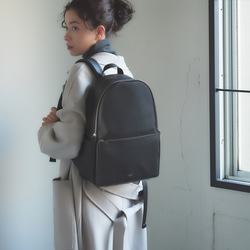 〈廃棄リンゴから生まれたレザーを使用！〉Apple Rucksack 1枚目の画像