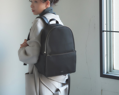 廃棄リンゴから生まれたレザーを使用!〉Apple Rucksack 廃棄リンゴから生まれたレザーを使用!〉Apple Rucksack