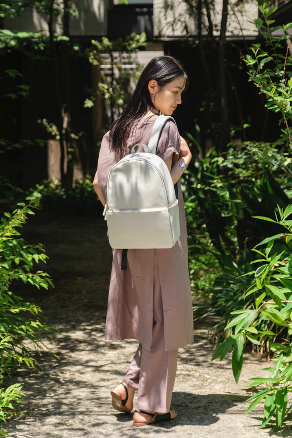 〈廃棄リンゴから生まれたレザーを使用！〉Apple Rucksack 4枚目の画像
